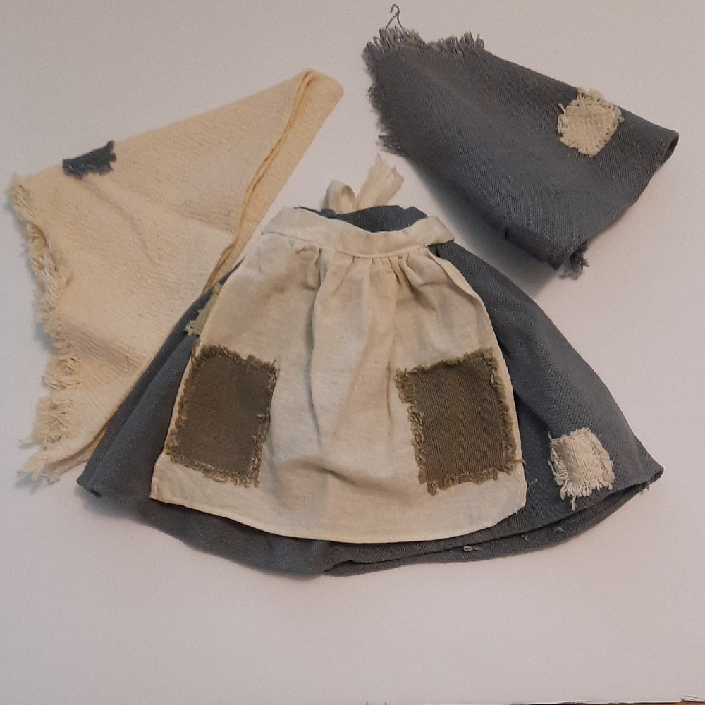 Charming Doll Outfit Set - Cream and Gray.